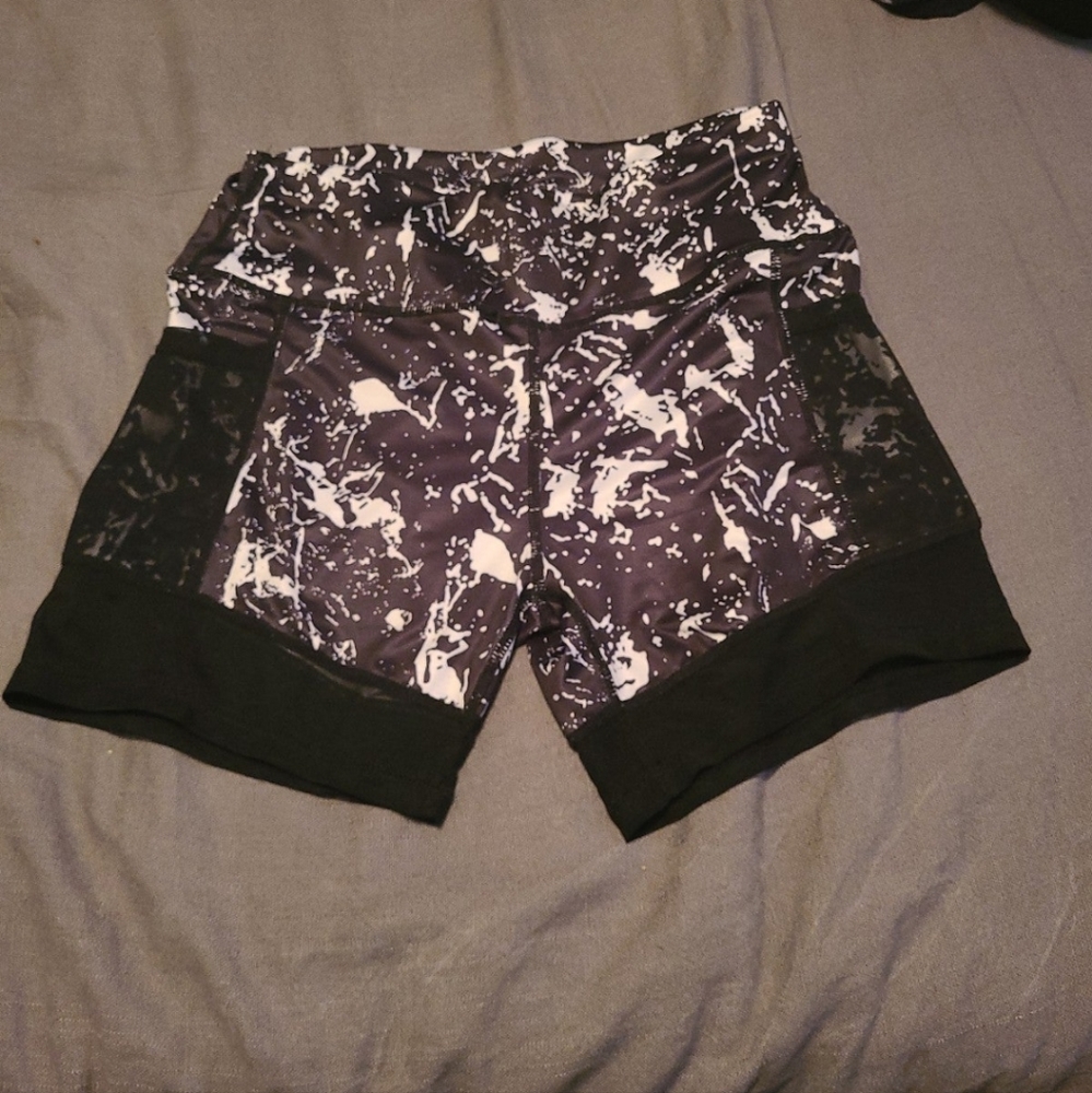 Shein black and white bike shorts new size large